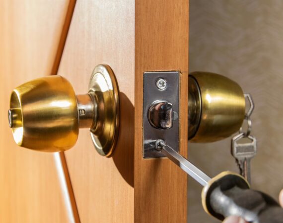 When to Call an Emergency Locksmith in Philadelphia