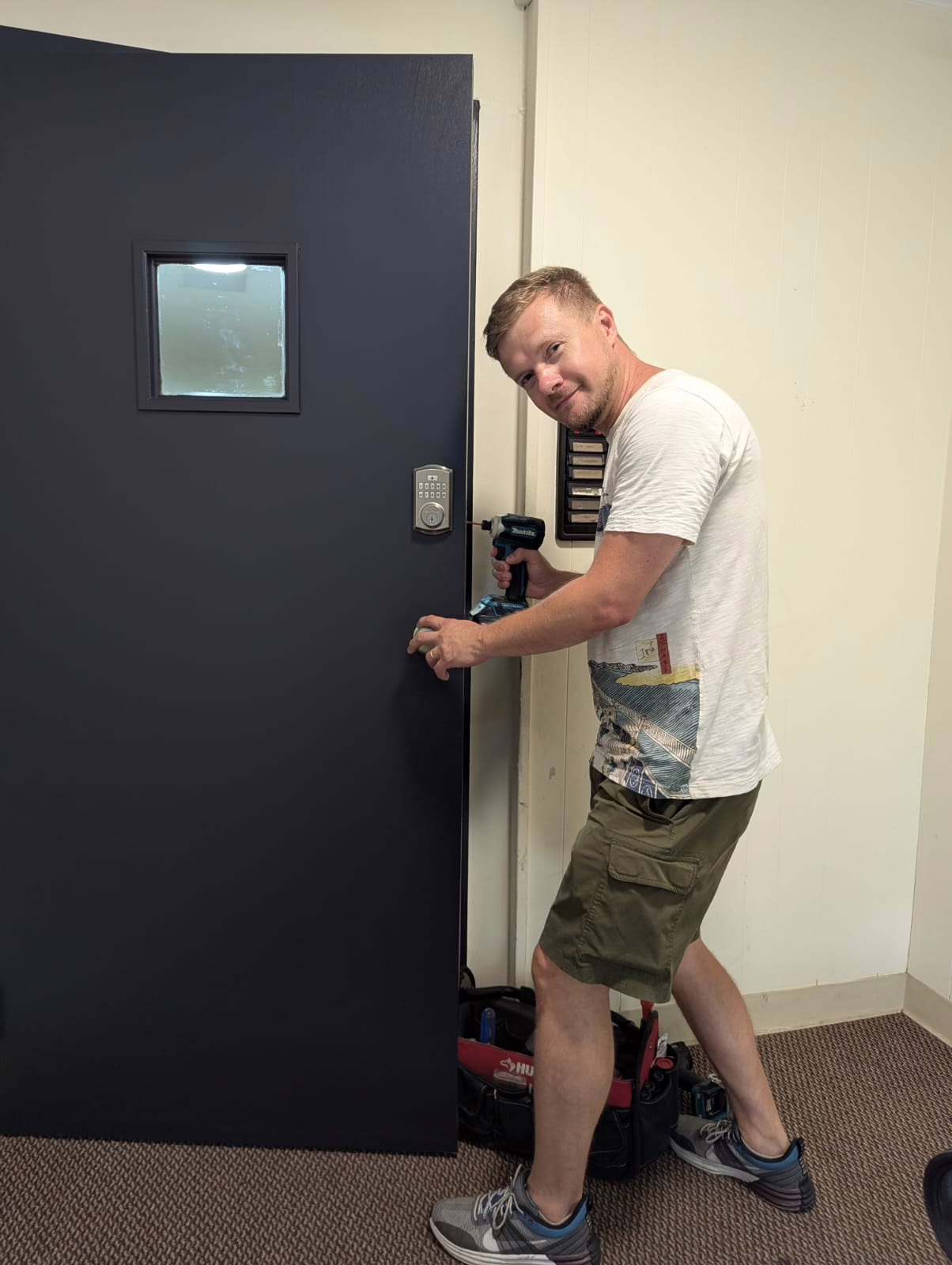 sam locksmih technician philadelphia
